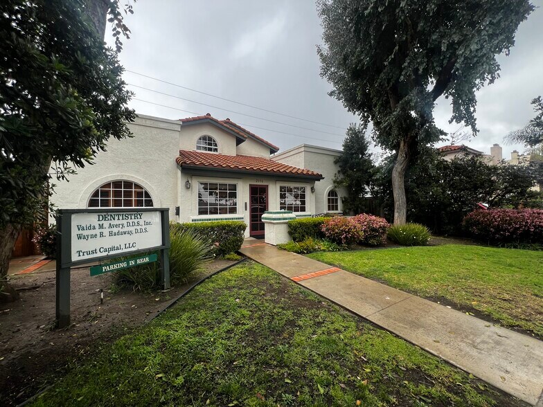 2036 Hornblend St, San Diego, CA à vendre - Photo du bâtiment - Image 1 de 1