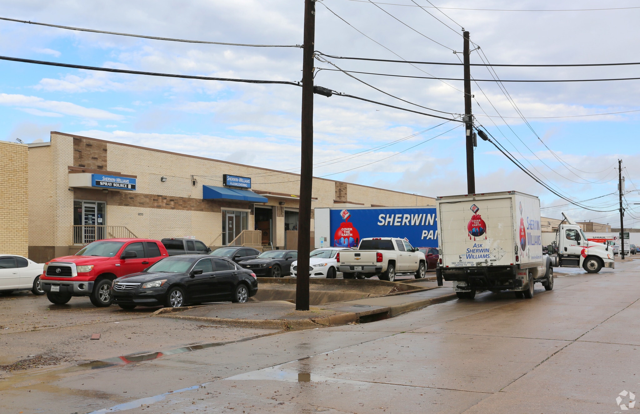 11233-11251 Leo Ln, Dallas, TX for lease Primary Photo- Image 1 of 12