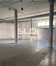 Flex in Lyon for lease Building Photo- Image 2 of 4