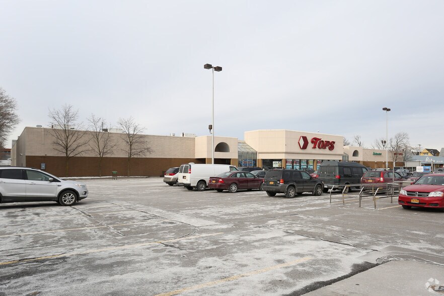 1000 Portage Rd, Niagara Falls, NY for lease - Building Photo - Image 2 of 13
