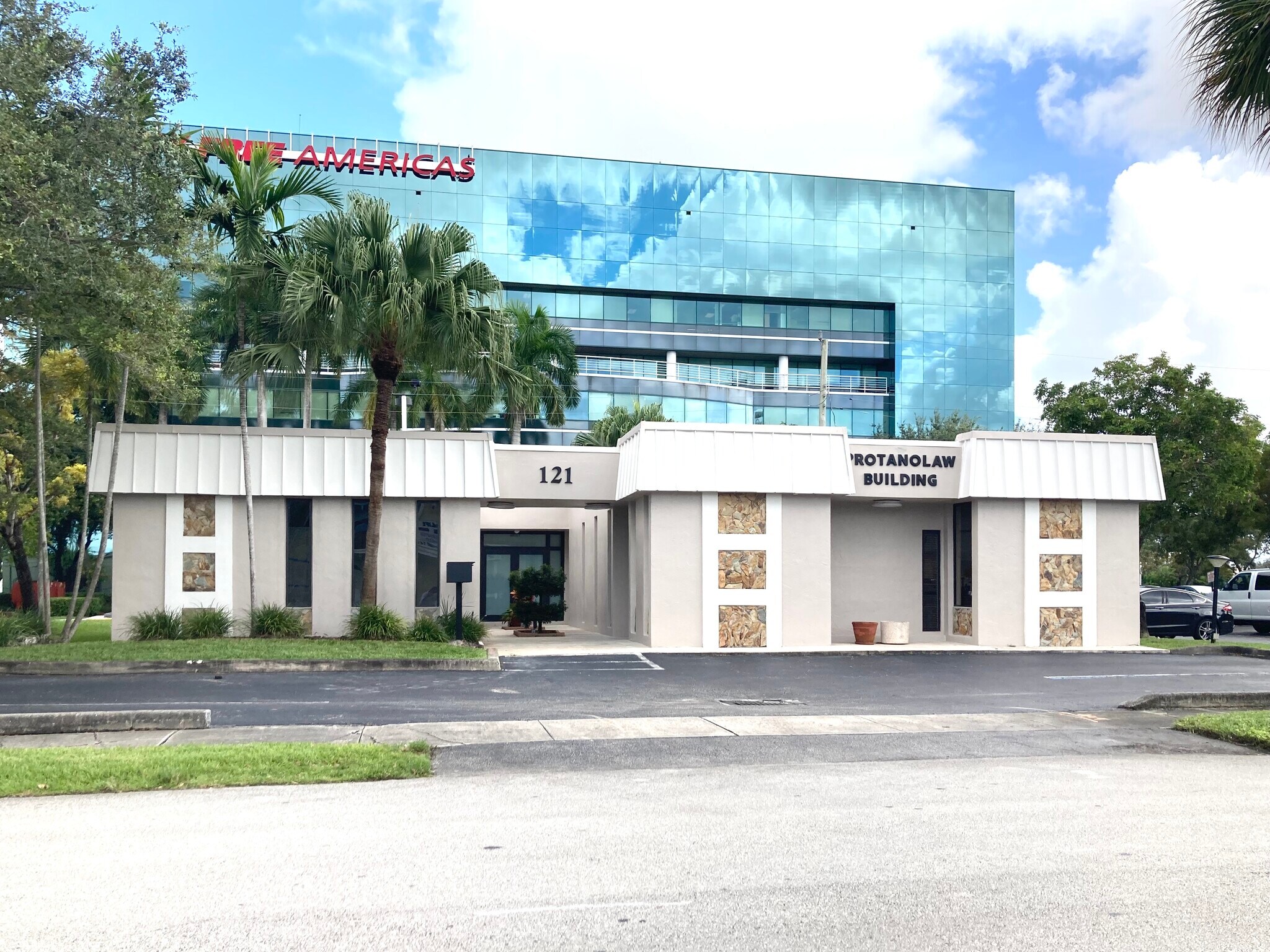 121 S 61st Ter, Hollywood, FL à vendre Photo du bâtiment- Image 1 de 1