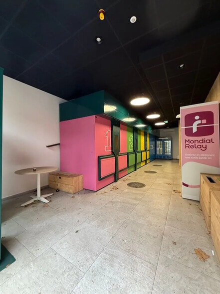 Commerce de détail dans Boulogne-Billancourt à louer - Photo du bâtiment - Image 1 de 5