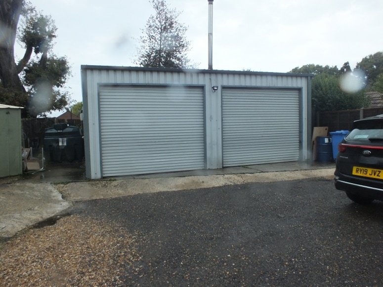 1 Ash Hill Road, Ash à vendre - Photo du bâtiment - Image 3 de 6