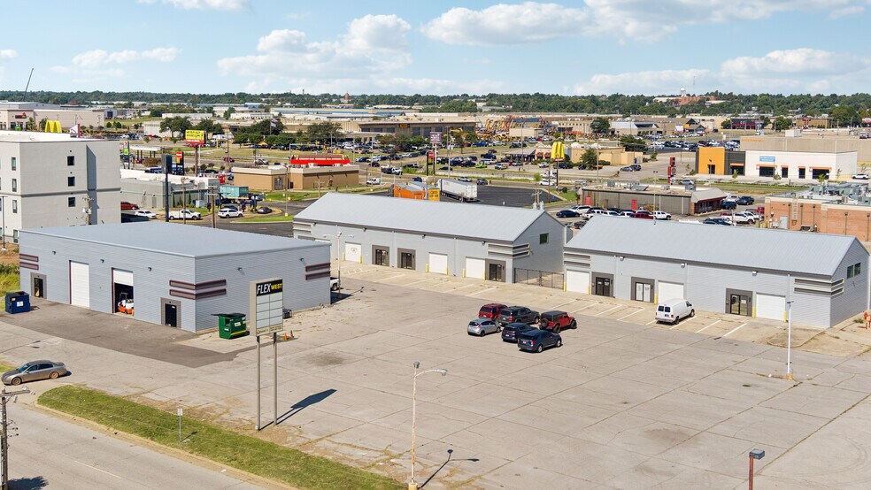 4403-4411 SW 3rd St, Oklahoma City, OK à vendre - Photo du bâtiment - Image 1 de 60