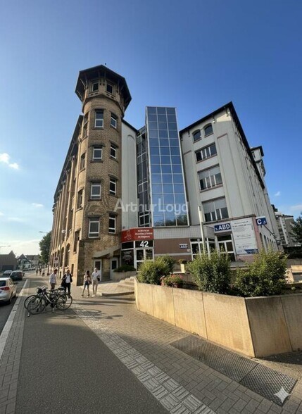 Bureau dans Schiltigheim à louer - Photo du bâtiment - Image 1 de 15
