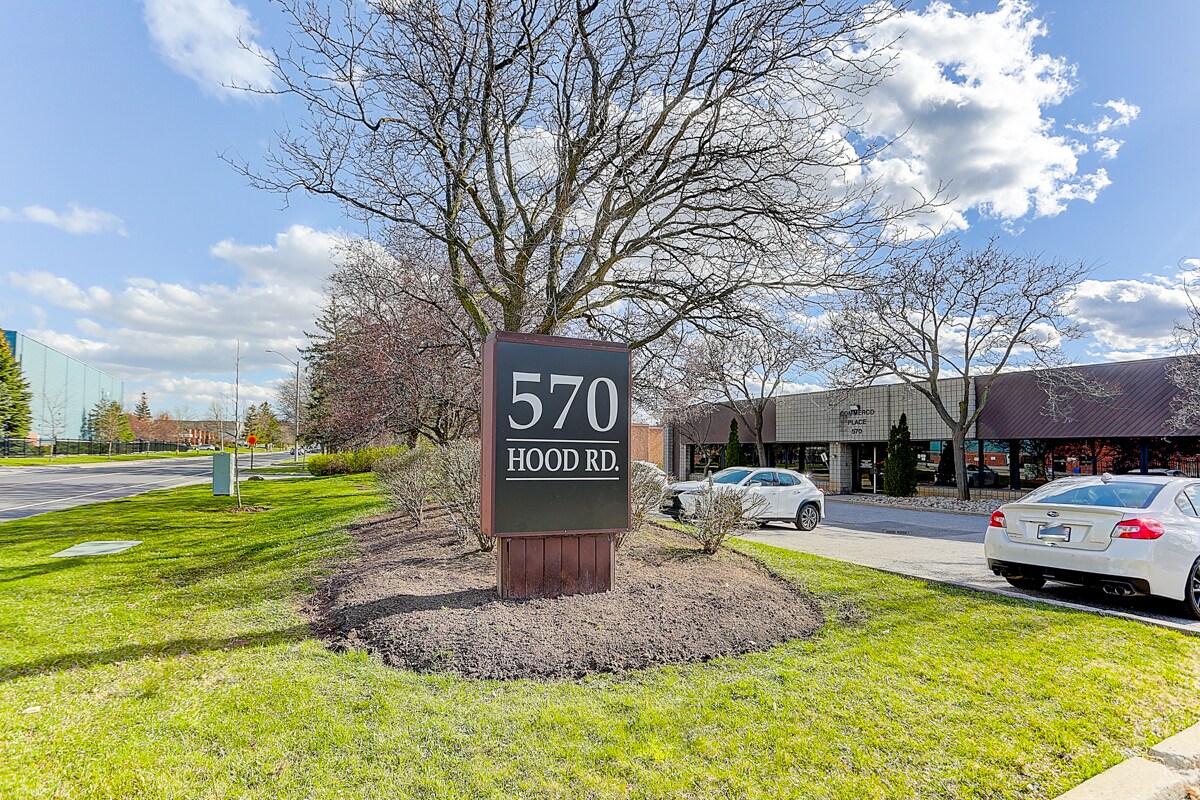 570 Hood Rd W, Markham, ON à vendre Photo du bâtiment- Image 1 de 1