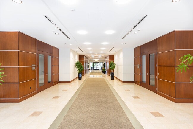 More details for 1550 Sawgrass Corporate Pky, Sunrise, FL - Office for Lease