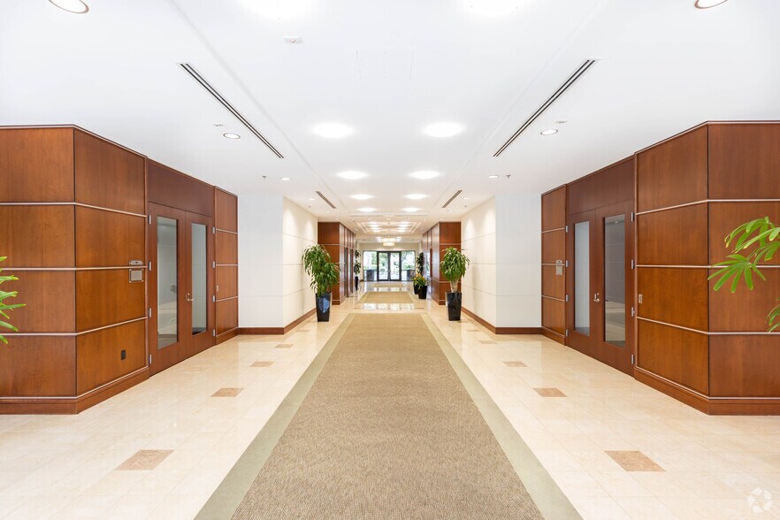 1550 Sawgrass Corporate Pky, Sunrise, FL à louer - Hall d’entrée - Image 1 de 1