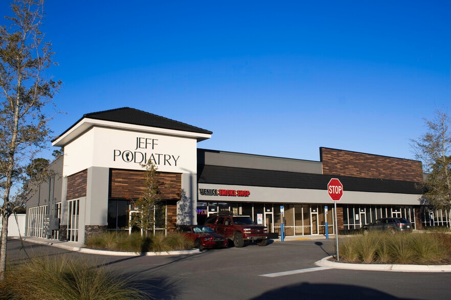 96032-96098 Victorias Pl, Yulee, FL for lease - Building Photo - Image 3 of 8