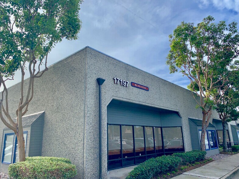 17151 Newhope St, Fountain Valley, CA à louer - Photo du bâtiment - Image 3 de 11