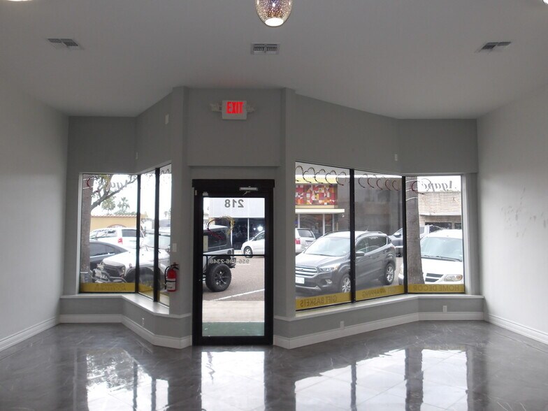 218 E Jackson St, Harlingen, TX à louer - Photo intérieure - Image 2 de 12