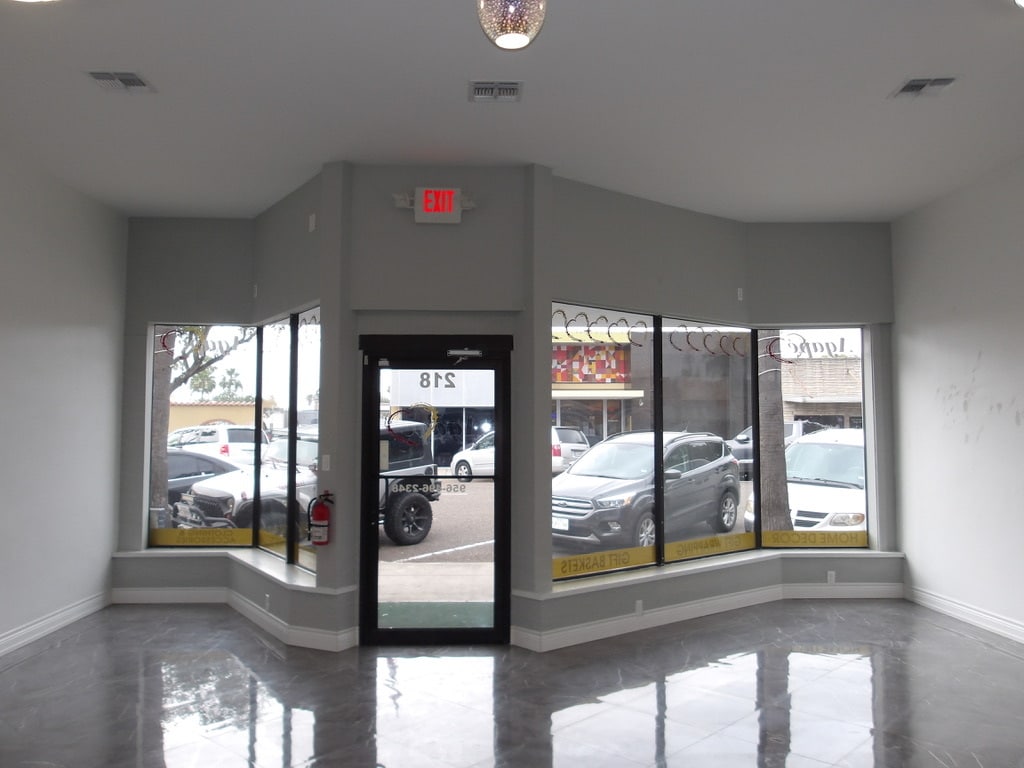 218 E Jackson St, Harlingen, TX à louer Photo intérieure- Image 1 de 13
