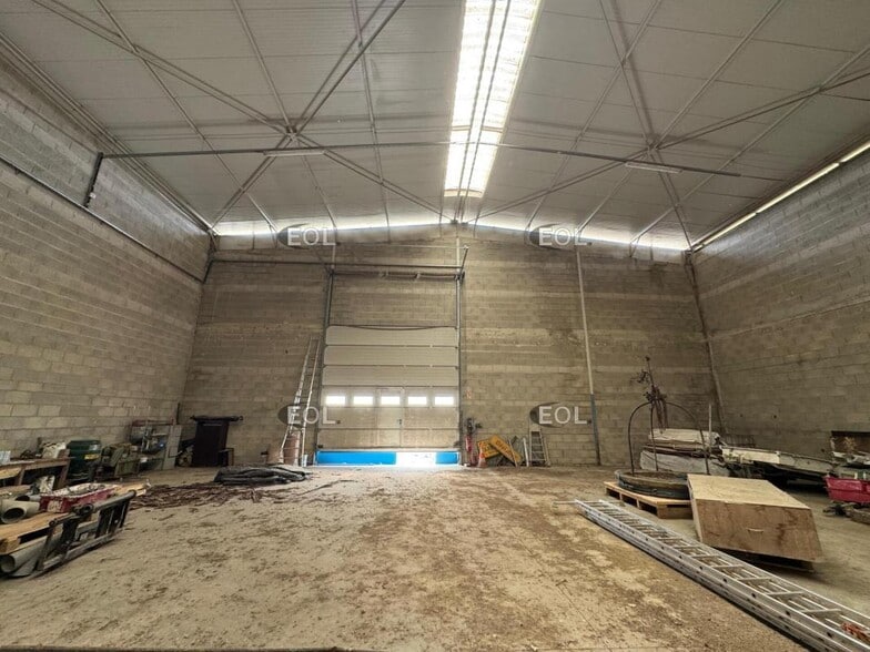 Industrial in Presles-en-Brie for lease - Interior Photo - Image 2 of 4