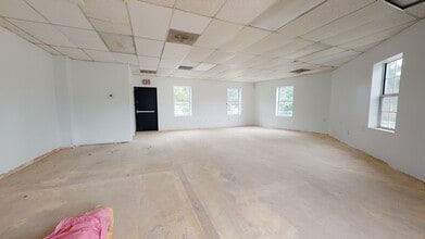 207 Bayshore Rd, Deer Park, NY for lease Interior Photo- Image 2 of 4