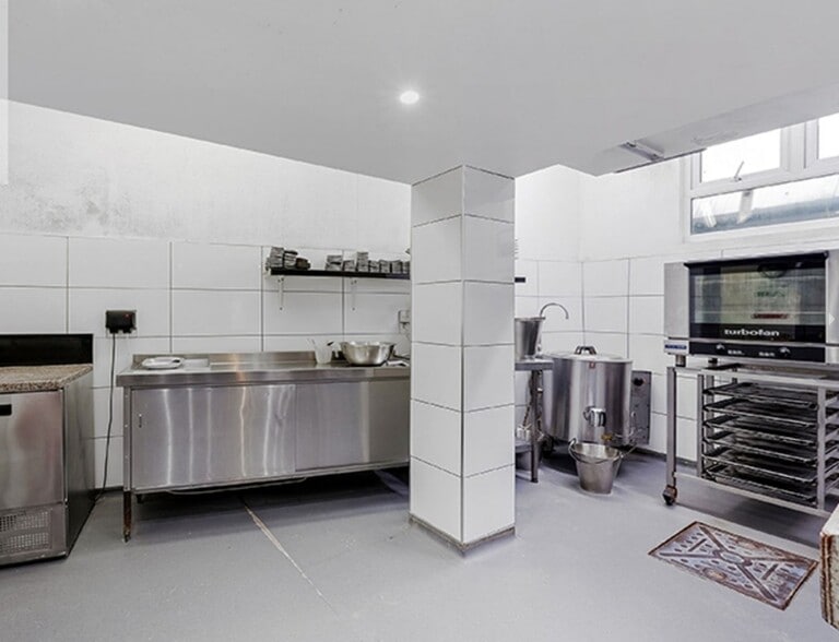 3 Selkirk Rd, Londres à louer - Photo intérieure - Image 3 de 8