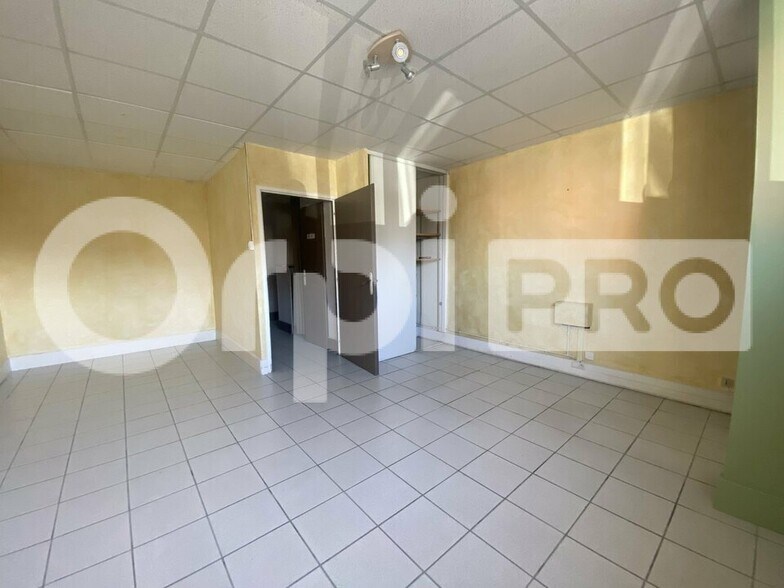 Industrial in Arnas for lease - Interior Photo - Image 1 of 5