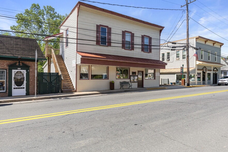 125 S Main St, Edinburg, VA for sale - Building Photo - Image 2 of 3