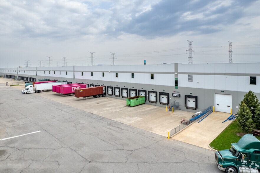 3255 Argentia Rd, Mississauga, ON à louer - Photo du bâtiment - Image 2 de 4