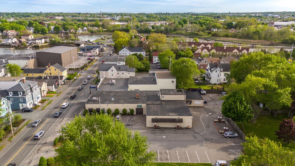 15 Water St, Danvers, MA à vendre - Photo du bâtiment - Image 3 de 6