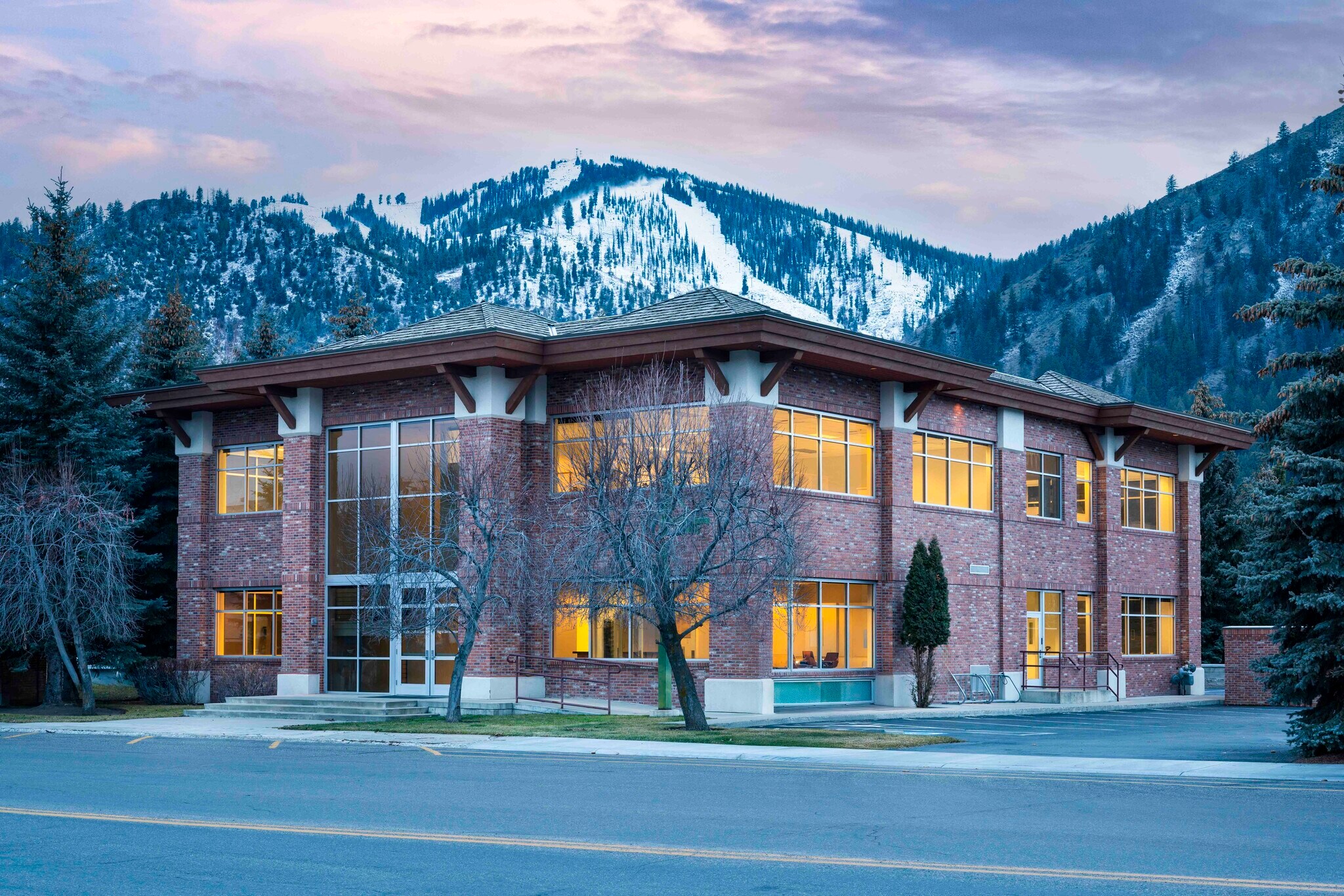 101 Lewis St, Ketchum, ID à vendre Photo principale- Image 1 de 16