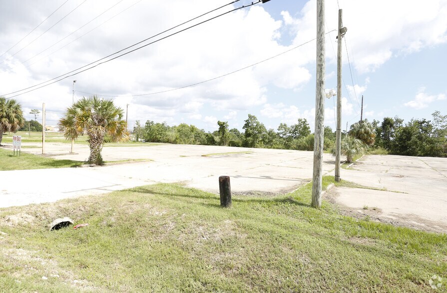 4416 Pontchartrain Dr, Slidell, LA à vendre - Photo du bâtiment - Image 2 de 6
