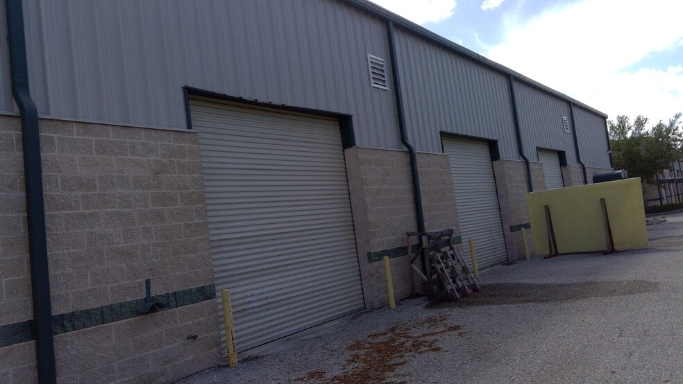 19440-19450 Peachland Blvd, Port Charlotte, FL for lease - Building Photo - Image 2 of 35