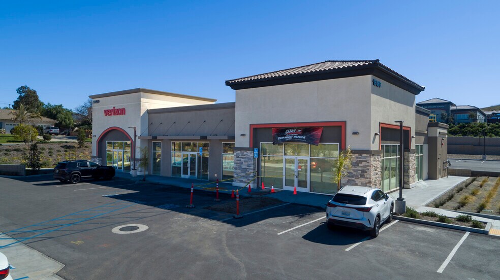 18233 Van Buren Blvd, Riverside, CA à louer - Photo du bâtiment - Image 2 de 3