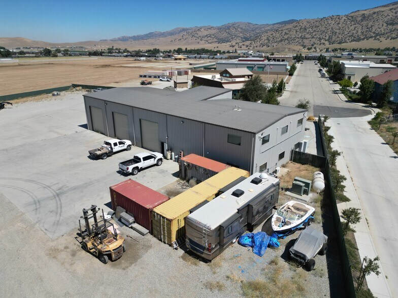 701 Bailey Ave, Tehachapi, CA à louer - Photo du bâtiment - Image 3 de 9