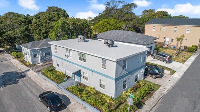 Plus de détails pour 1913 Division Ave, West Palm Beach, FL - Multi-résidentiel à vendre