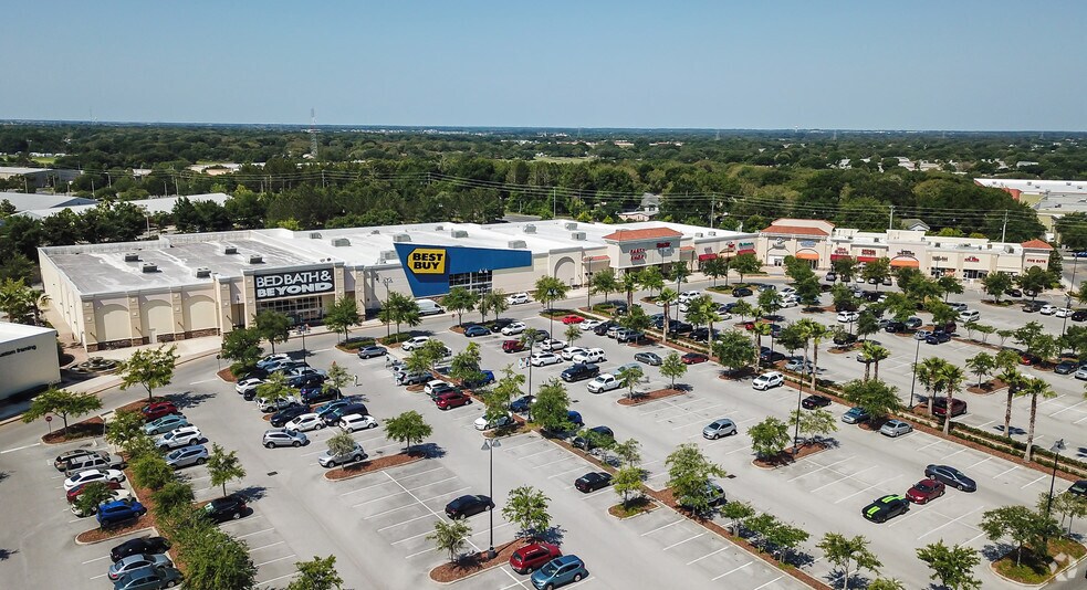 N Highway 27, Lady Lake, FL à louer - Photo du bâtiment - Image 2 de 12