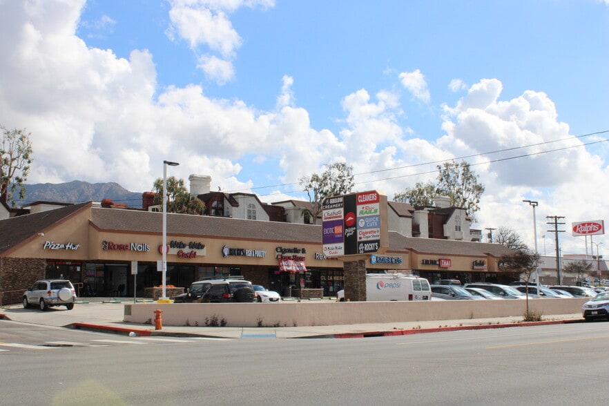 1212 N San Fernando Blvd, Burbank, CA for lease - Primary Photo - Image 1 of 5