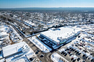 1615 Old Country Rd, Riverhead, NY - Aerial  map view