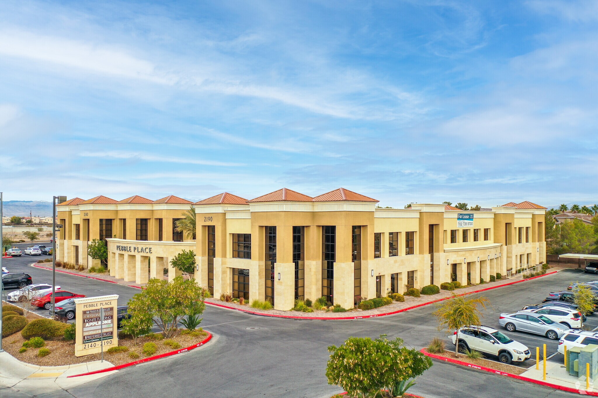 2140-2190 E Pebble Rd, Las Vegas, NV à louer Photo du bâtiment- Image 1 de 3