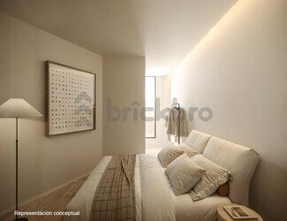 Plus de détails pour Multi-résidentiel à vendre