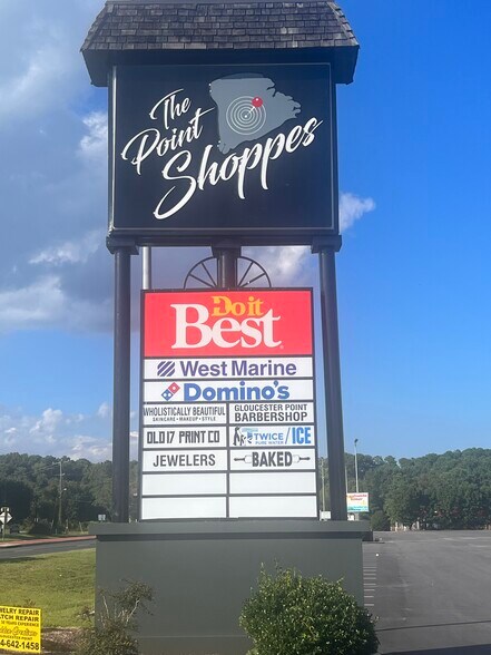 1747-1811 George Washington Memoria Hwy, Gloucester Point, VA à louer - Photo du bâtiment - Image 2 de 5