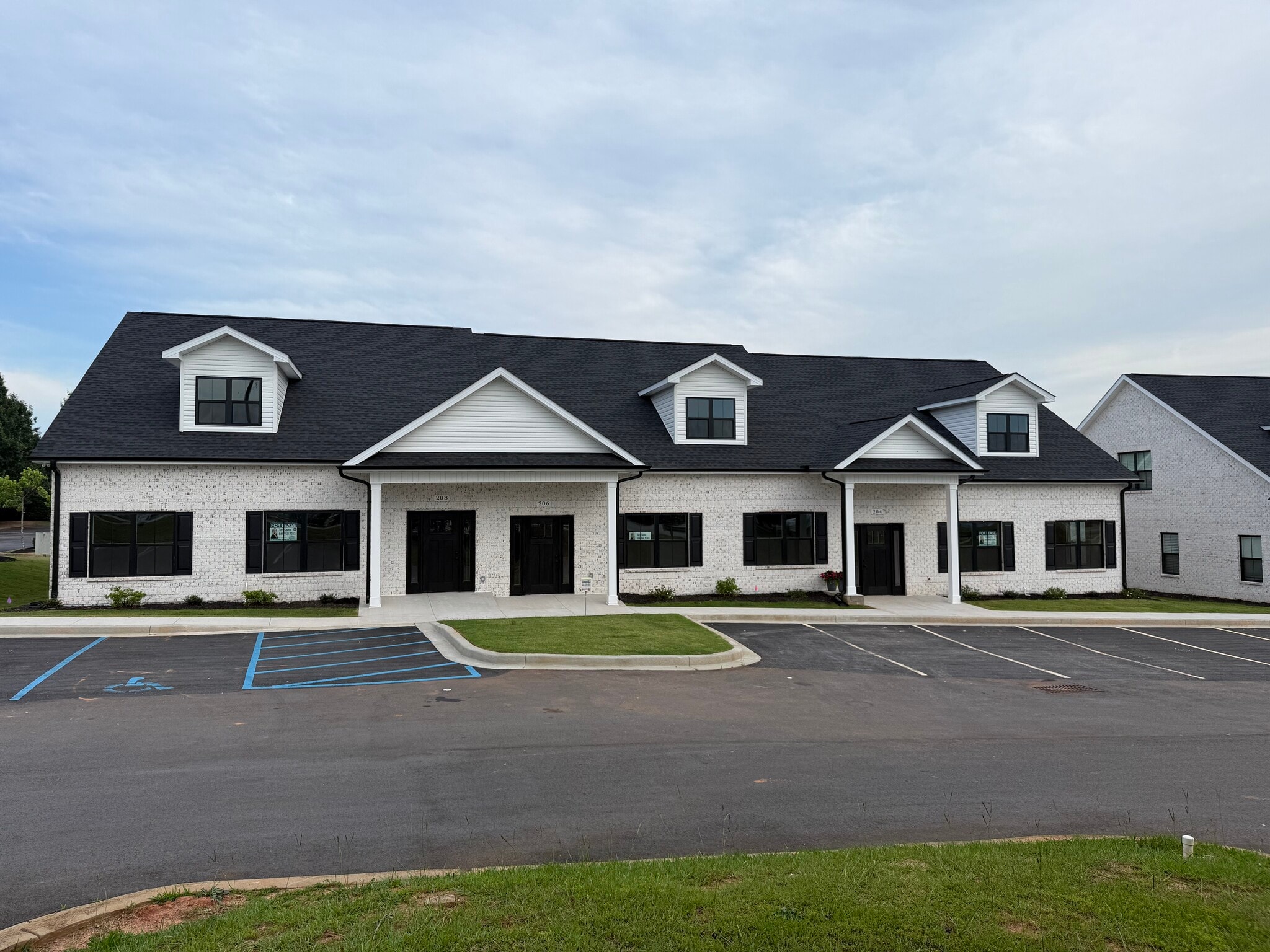 200-214 Straight Dr, Anderson, SC for lease Building Photo- Image 1 of 13