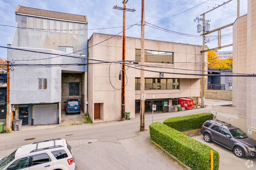 3051-3077 Granville St, Vancouver, BC à louer - Photo du bâtiment - Image 2 de 8