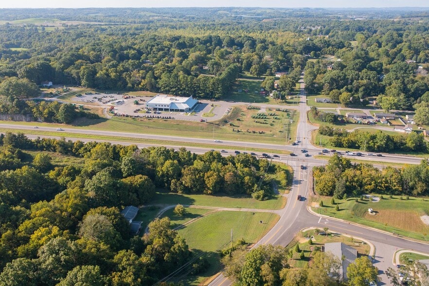 231 Theta Pike, Columbia, TN à vendre - Photo du bâtiment - Image 3 de 25