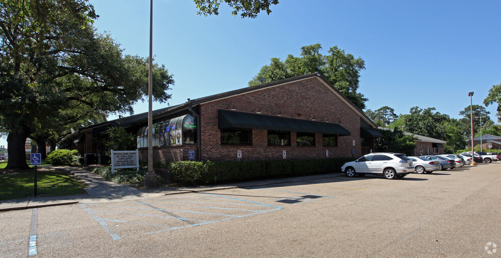 7520 Perkins Rd, Baton Rouge, LA for sale - Primary Photo - Image 1 of 1