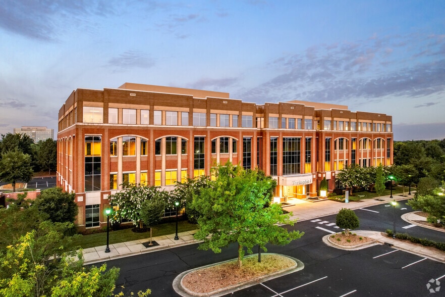 3426 Toringdon Way, Charlotte, NC for lease - Primary Photo - Image 1 of 9