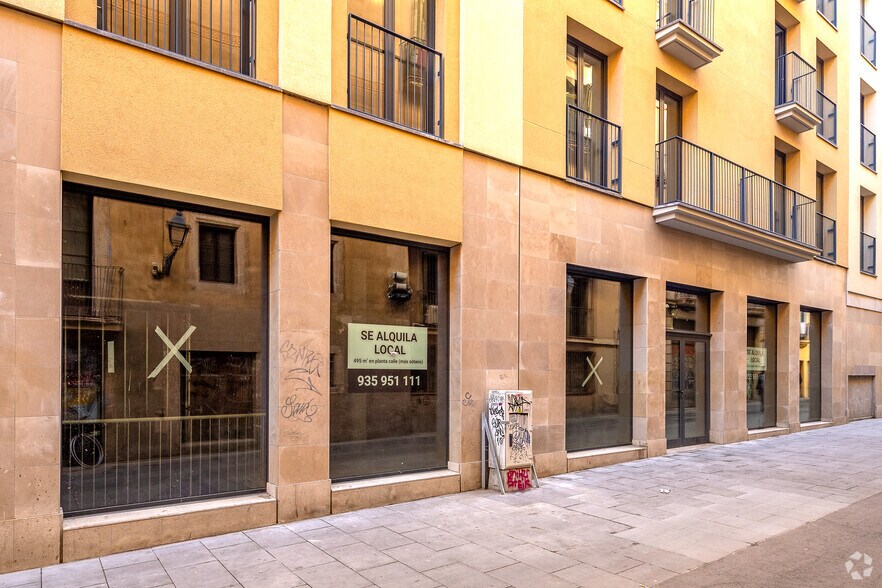 Immeuble residentiel dans Barcelone, Barcelona à vendre - Photo du bâtiment - Image 3 de 3