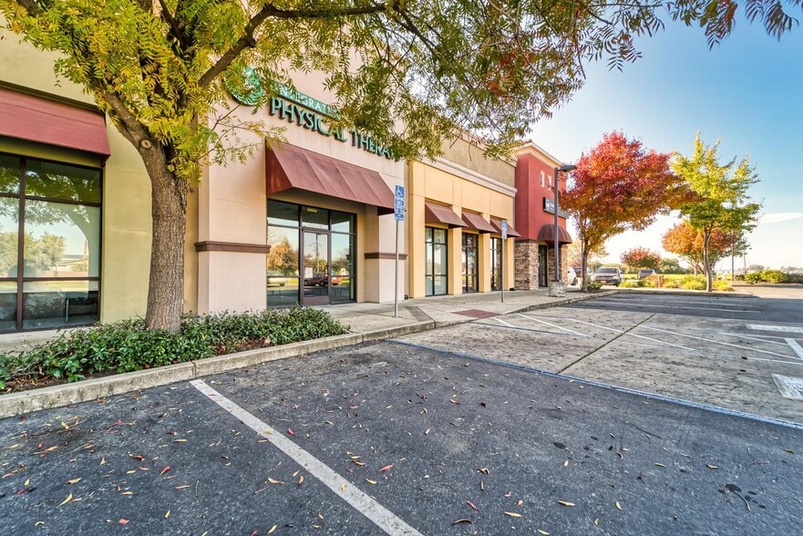 1465 Tharp Rd, Yuba City, CA for lease - Building Photo - Image 3 of 23