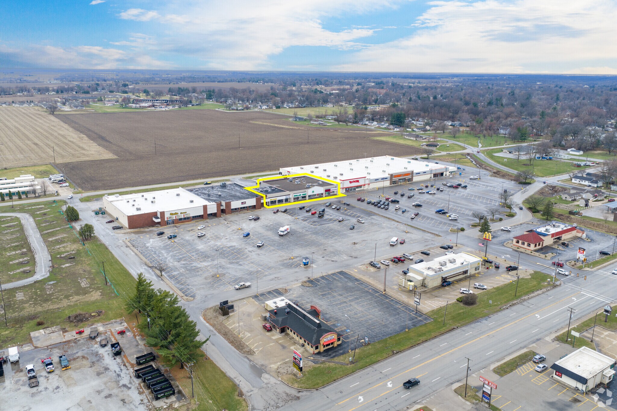 1331-1335 E Jackson St, Macomb, IL for sale Primary Photo- Image 1 of 17