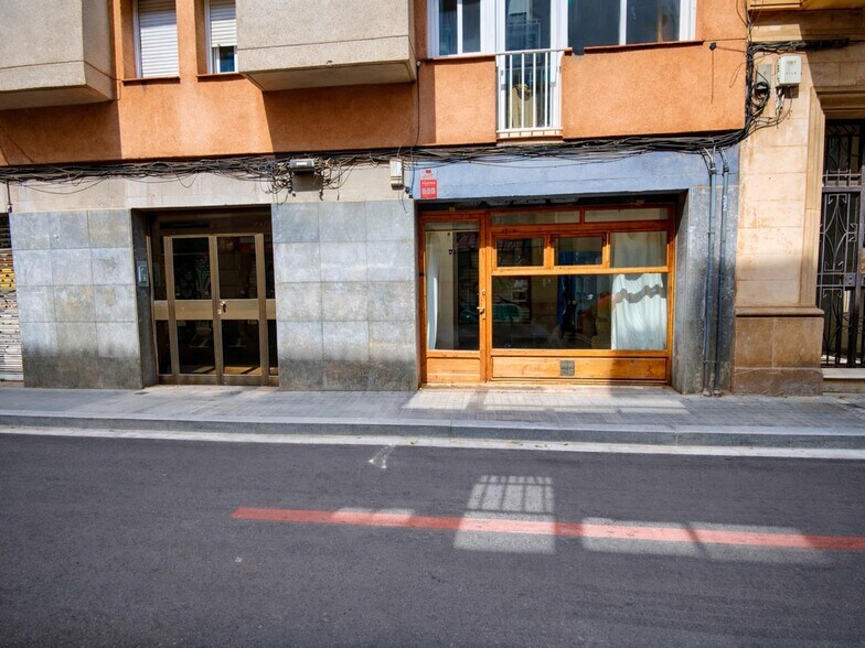 Immeuble residentiel dans Barcelone, Barcelona à vendre - Photo du bâtiment - Image 1 de 5
