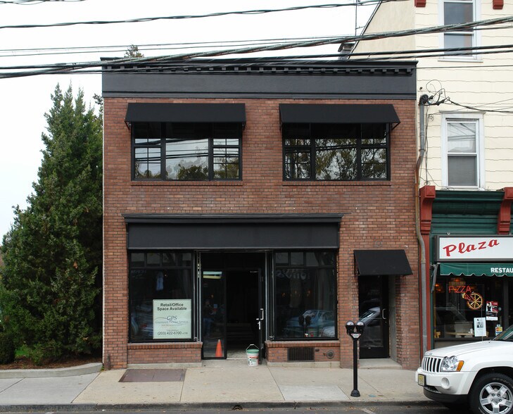 85 Railroad Ave, Greenwich, CT à louer - Photo du bâtiment - Image 2 de 2