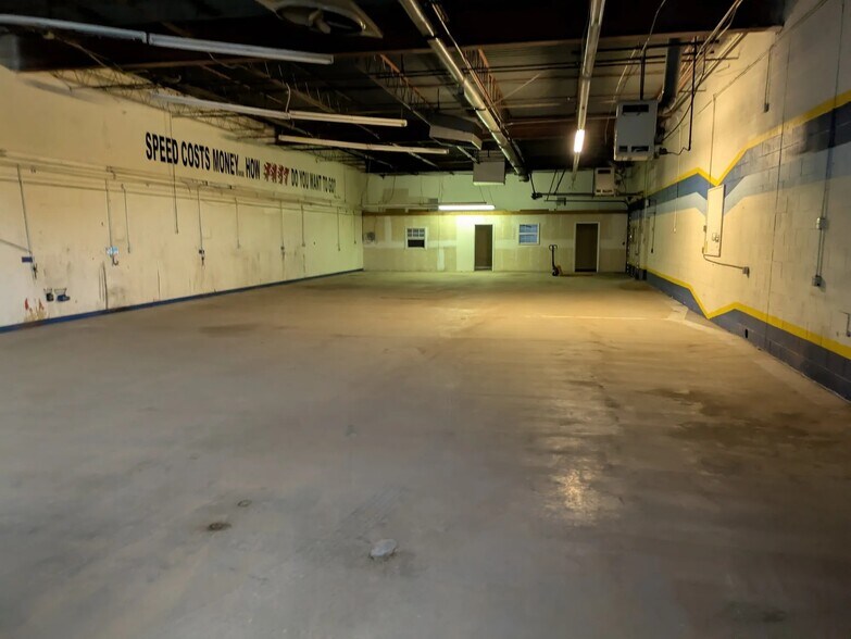 4210 W 45th St, Amarillo, TX for lease - Interior Photo - Image 2 of 3