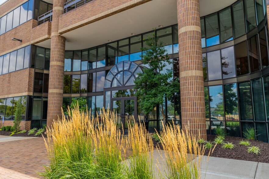 5000 W 95th St, Prairie Village, KS à louer - Photo du bâtiment - Image 3 de 10