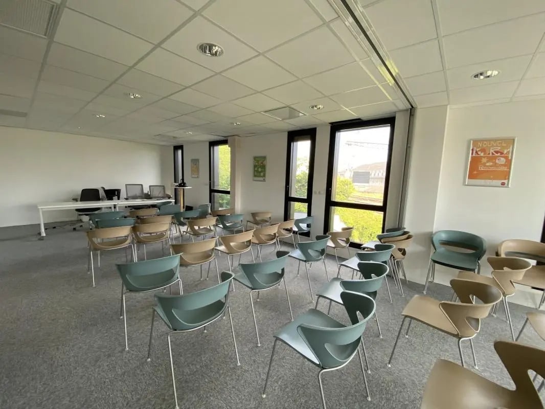 Office in Rennes for lease Interior Photo- Image 1 of 9