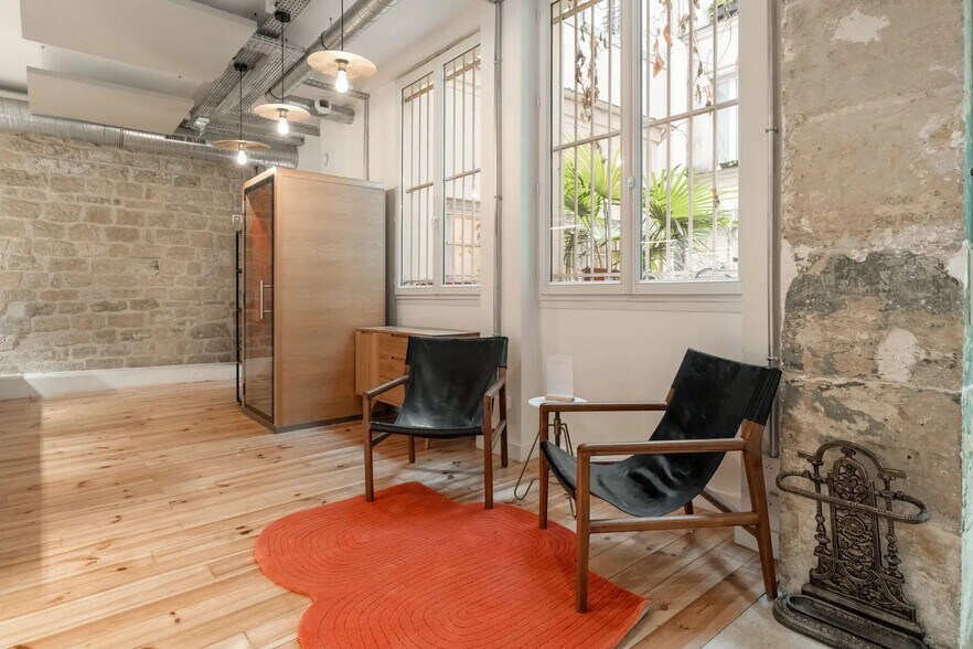 8 Rue De Paradis, Paris à louer - Photo du bâtiment - Image 2 de 11