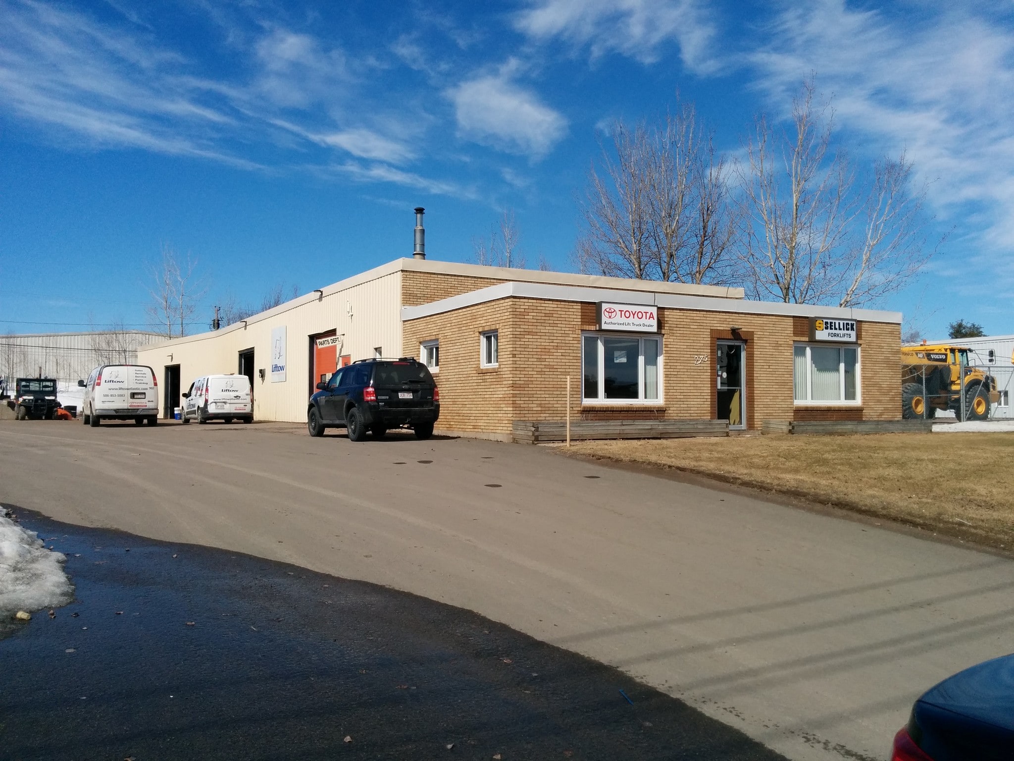 275 Baig Blvd, Moncton, NB for sale Primary Photo- Image 1 of 1